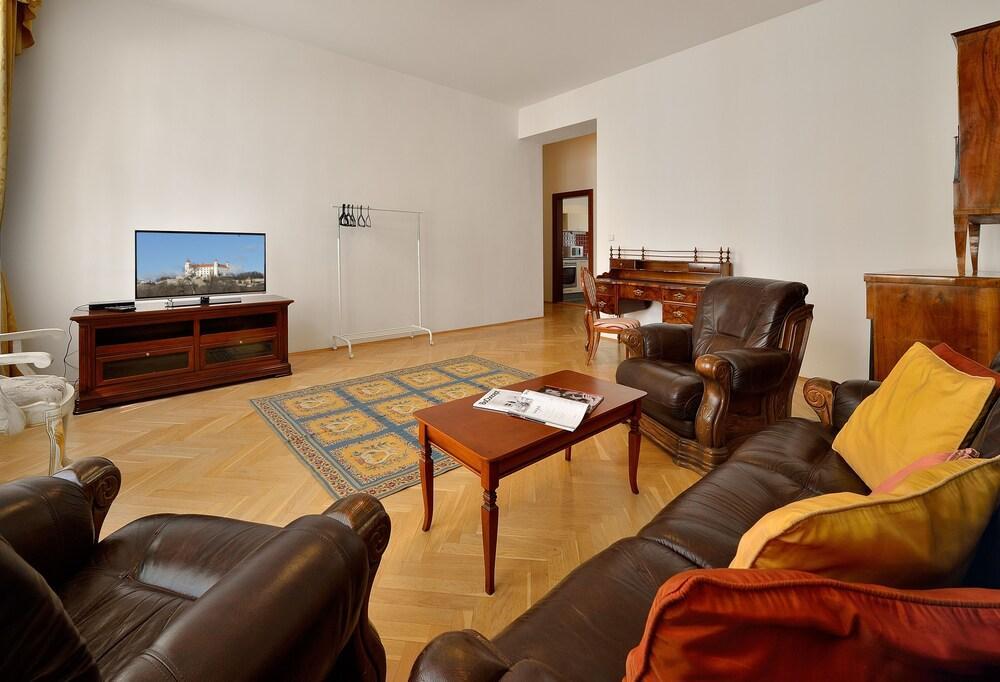 Ambiente Serviced Apartments - Tallerova براتسيلافا المظهر الخارجي الصورة