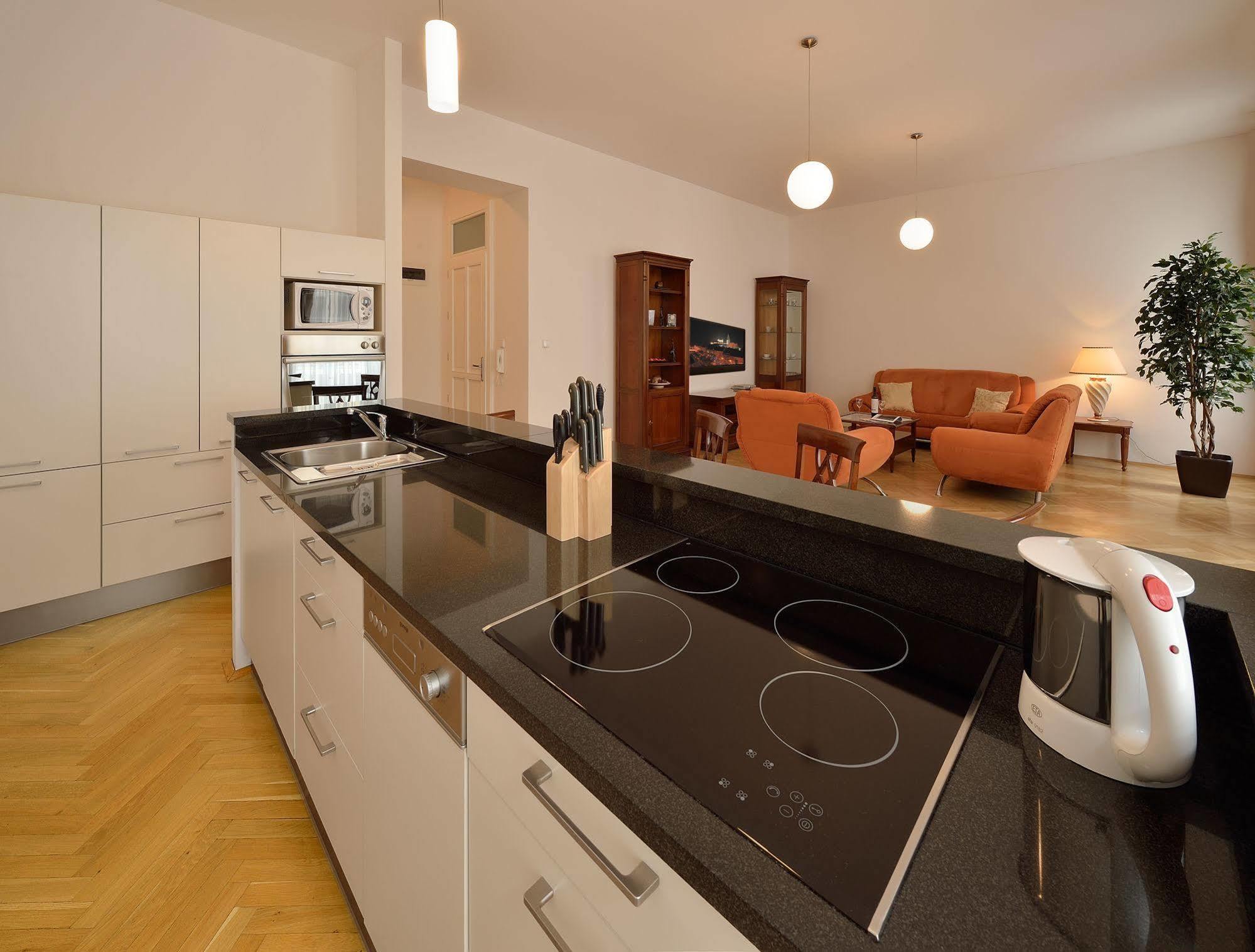 Ambiente Serviced Apartments - Tallerova براتسيلافا المظهر الخارجي الصورة