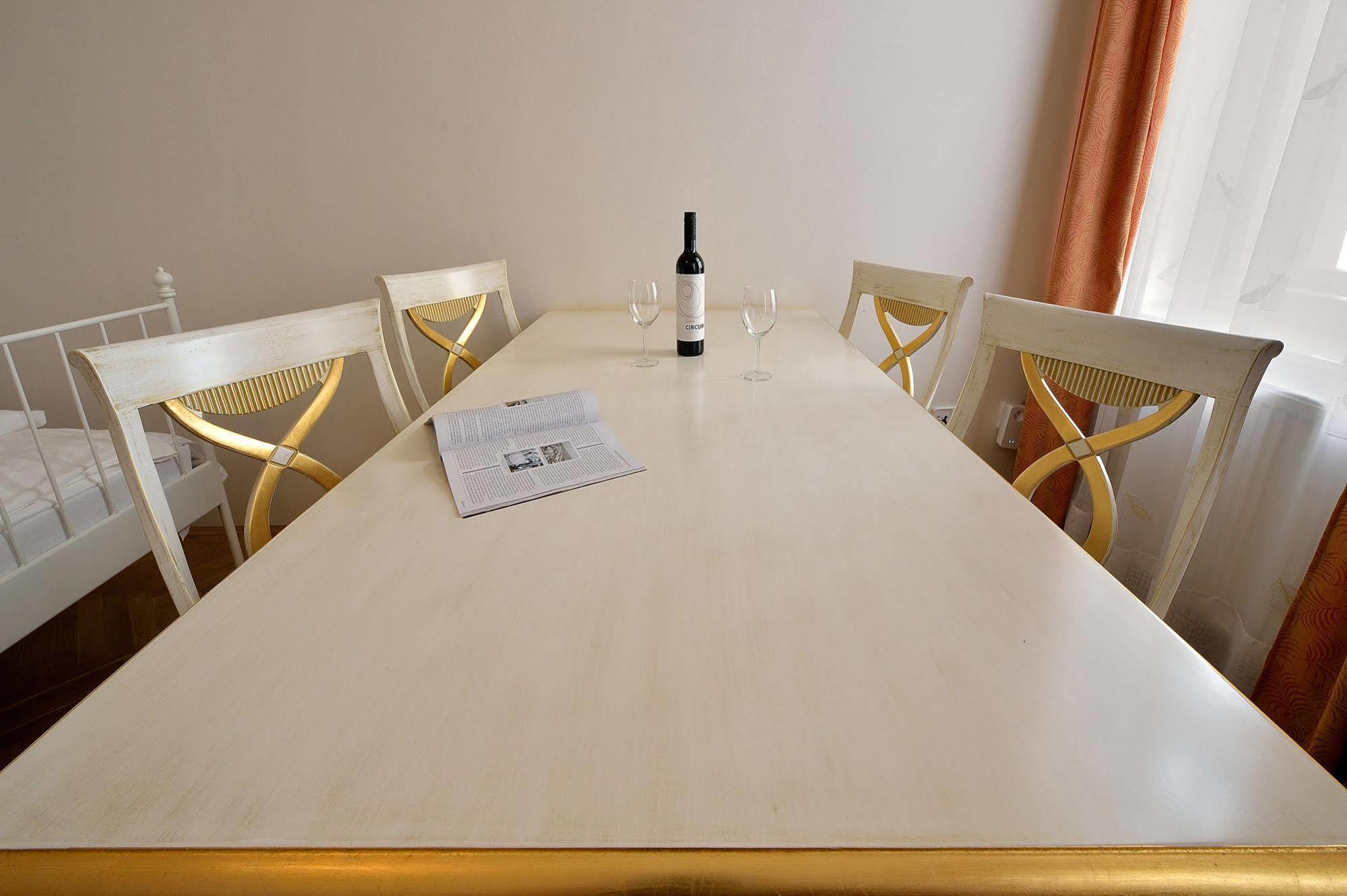 Ambiente Serviced Apartments - Tallerova براتسيلافا المظهر الخارجي الصورة