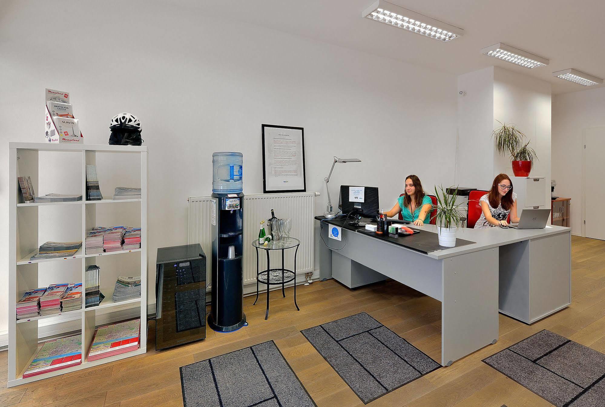Ambiente Serviced Apartments - Tallerova براتسيلافا المظهر الخارجي الصورة